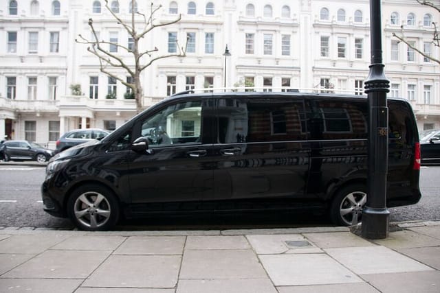 private-liverpool-arrival-transfer-liverpool-john-lennon-airport-to-hotel-accomm_1